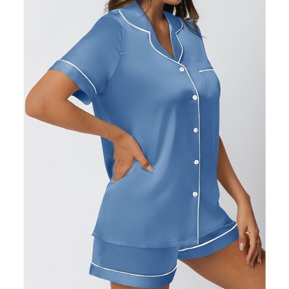 Matching silk satin pajama set - Picture 3 of 6